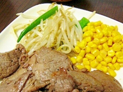 コストコ肉でビーフステーキ♪玉ねぎソース♪